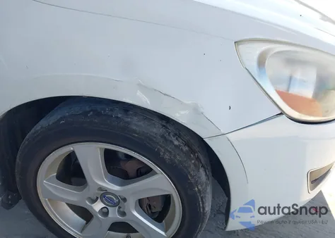 2013 Volvo S60 T5 z USA, uszkodzony, nr VIN YV1612FS6D2207492